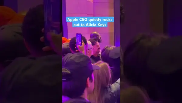 Apple Celebrates 50 Years: Alicia Keys Rocks Grand Central