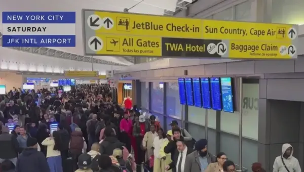 DHS Chief Faces Crisis as TSA Funds Ignite Political Firestorm