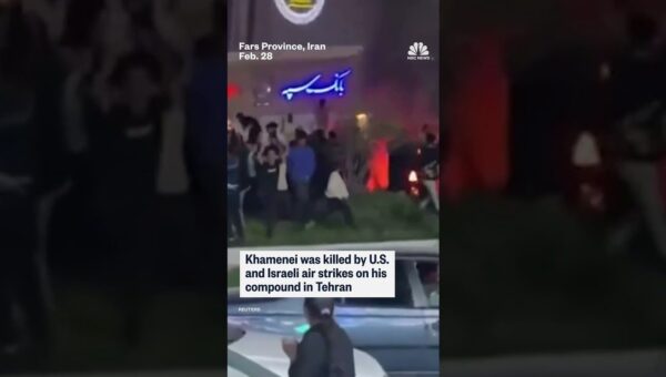 Protesters Topple Ayatollah Monument in Southern Iran