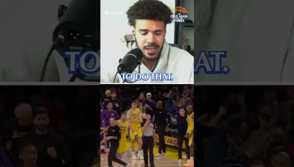 Reaves’ ‘Impossible’ Missed FT Stuns Crowd, Teammates