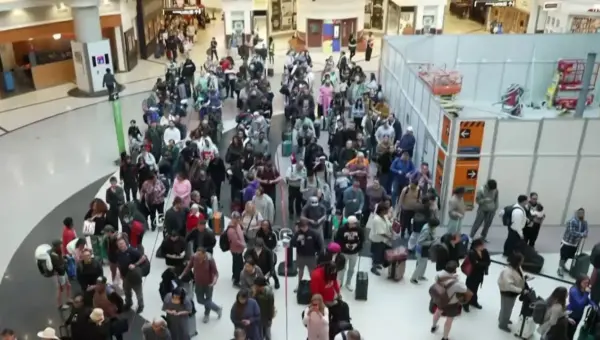 Trump Eyes ICE for Airport Security Amid Travel Chaos