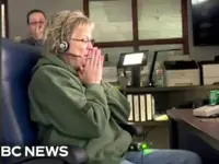 911 Dispatcher’s Surprise Retirement Call Moves Millions