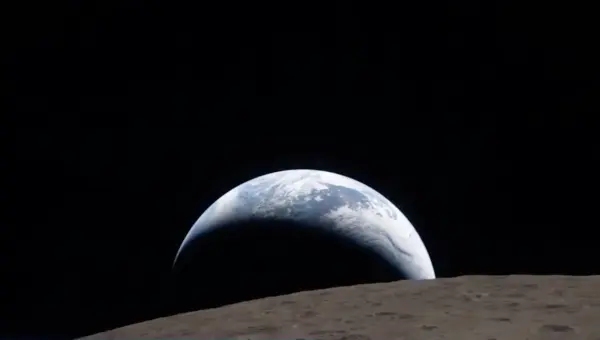 Artemis II Crew Recreates Iconic ‘Earthrise’ Photo