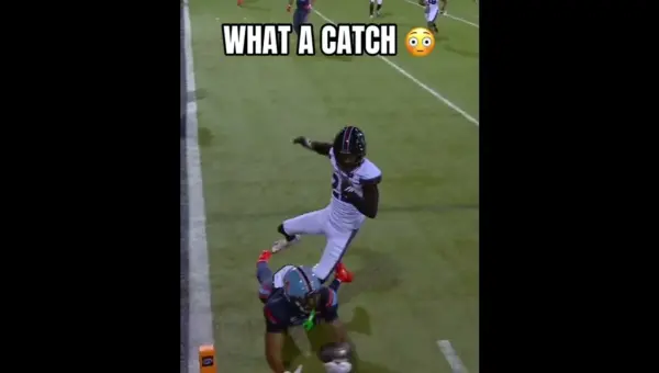 Chisum Stuns With One-Handed Sideline TD Grab!