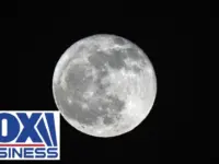 Honeywell CEO Details Aerospace Spin-off, AI Push