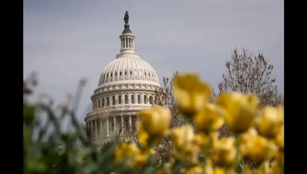 House Votes to Extend Spy Powers Amid Fierce Debate