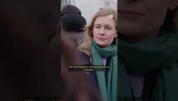 Iranians Flee War, Seek Refuge at Turkey Border