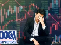 Private Credit Faces Exodus Amid AI Fears, Gates Slam Shut