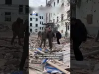 Russia Hits Ukraine Cities, Killing 16 in Missile Barrage