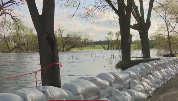 Storms Unleash Fury: Plains and Midwest Brace for Flooding