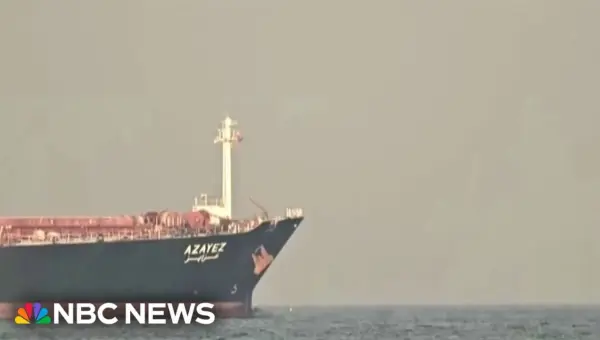 Trump Sees Hormuz Strait Opening ‘Naturally’ Post-War