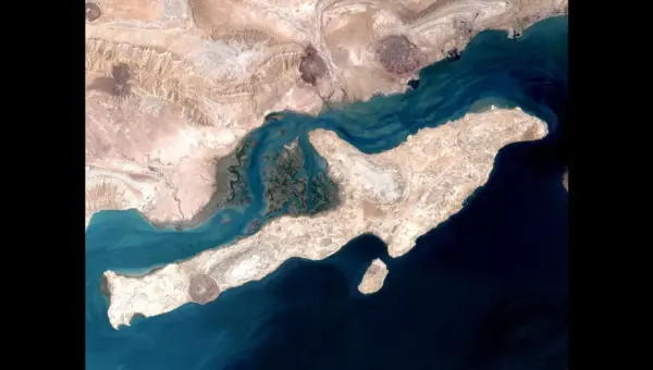 US Blockades Iran, Trump Declares ‘World Blackmail’ Must End