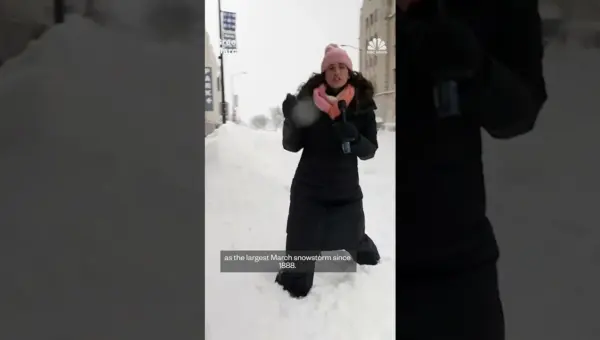 US Hit by Snow Blizzards and Tornado Threats