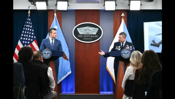 US Keeps Military Near Iran to Free Vital Shipping Lane