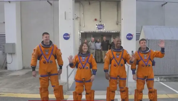 US Launches Humans Back to Moon’s Orbit