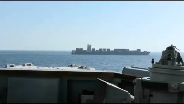 US Navy Sinks Iranian Ship in Gulf of Oman Standoff
