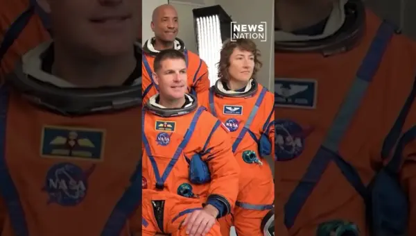 US Rockets to Moon, Igniting New Space Race